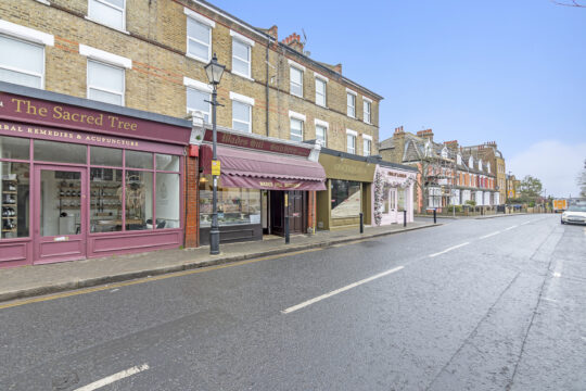 Wades Hill, Winchmore Hill, N21