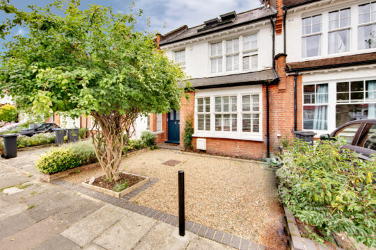 Woodberry Avenue, Winchmore Hill, N21