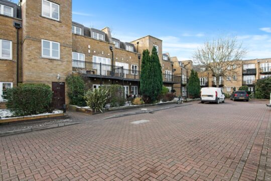 Fontaine Court, High Street, Southgate, N14 6LW