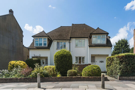 Salisbury Court, Hoppers Road, Winchmore Hill, N21